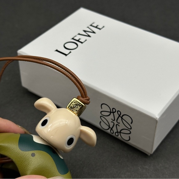 Loewe Green and Cream Bat Key Holder - Picture 3 of 7